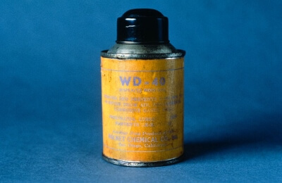 Original WD-40 Can_blue background