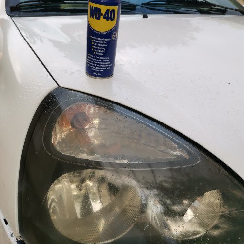 Poliranje farova s WD-40