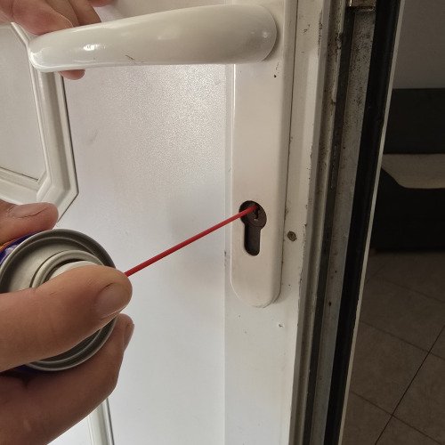 Popravak zahrđale stolarije na vikendici blizu mora